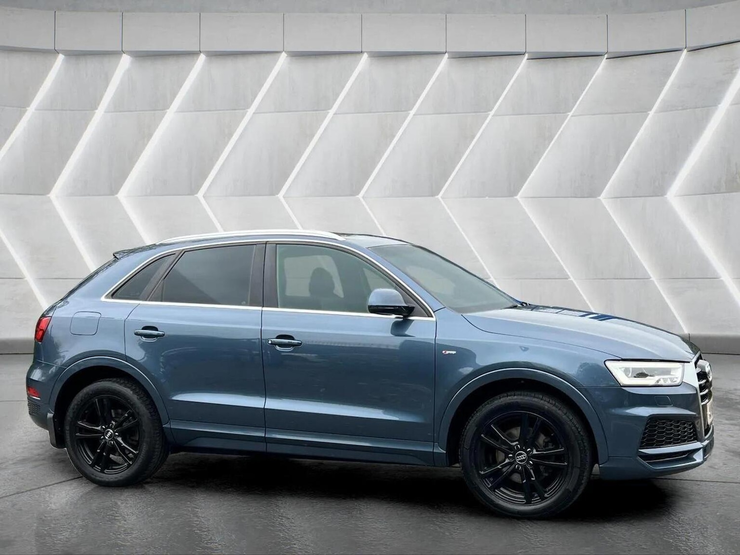 Used Audi Q3 2018 for sale - 76566642: Photo 4