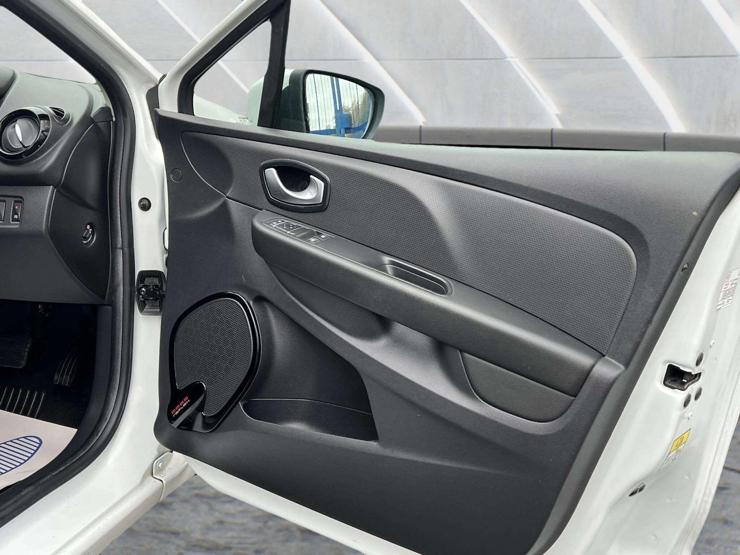 Used Renault Clio 2018 for sale - 76598477: Photo 18