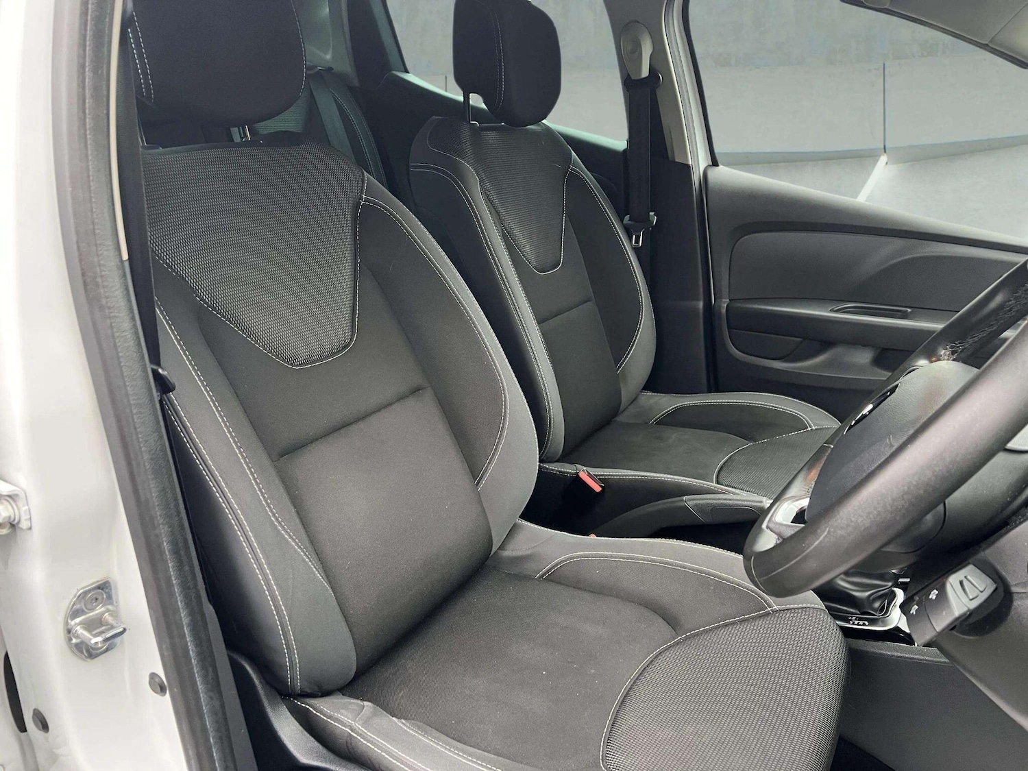 Used Renault Clio 2018 for sale - 76598477: Photo 22