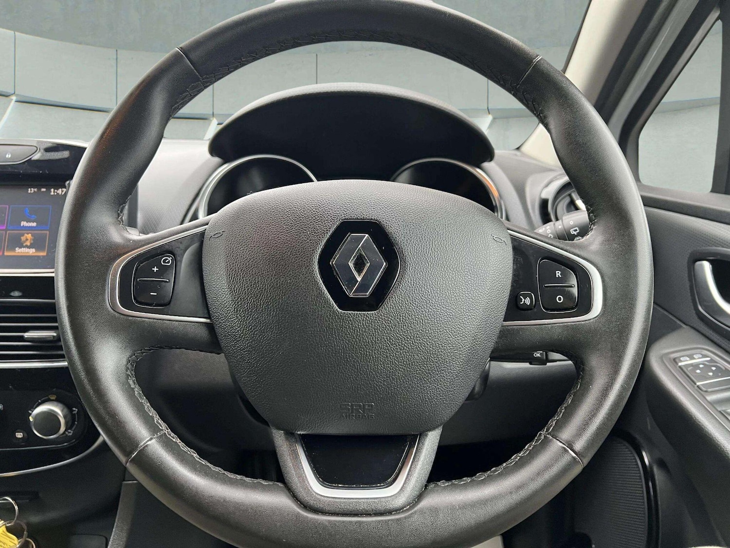 Used Renault Clio 2018 for sale - 76598477: Photo 24