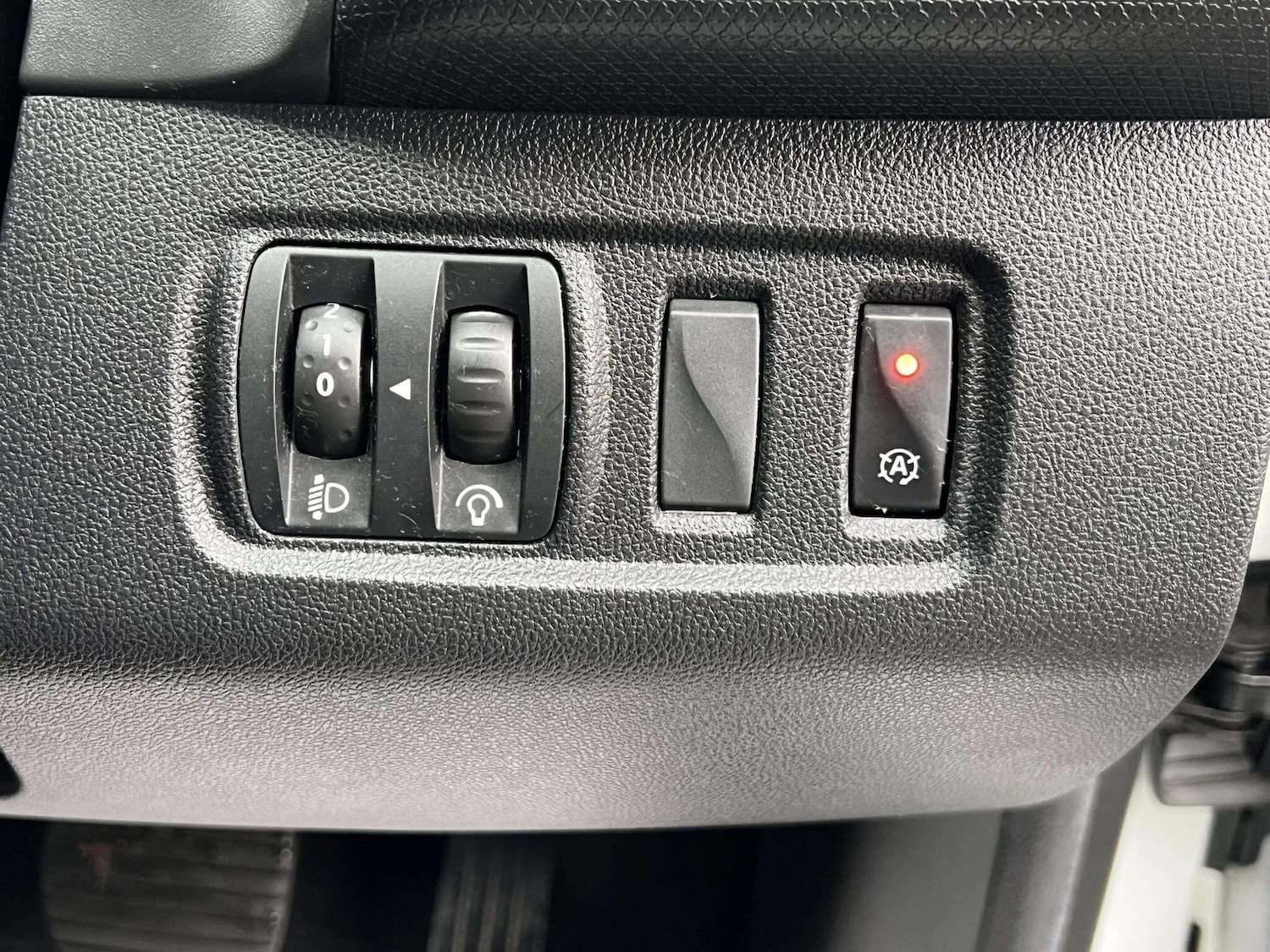 Used Renault Clio 2018 for sale - 76598477: Photo 38