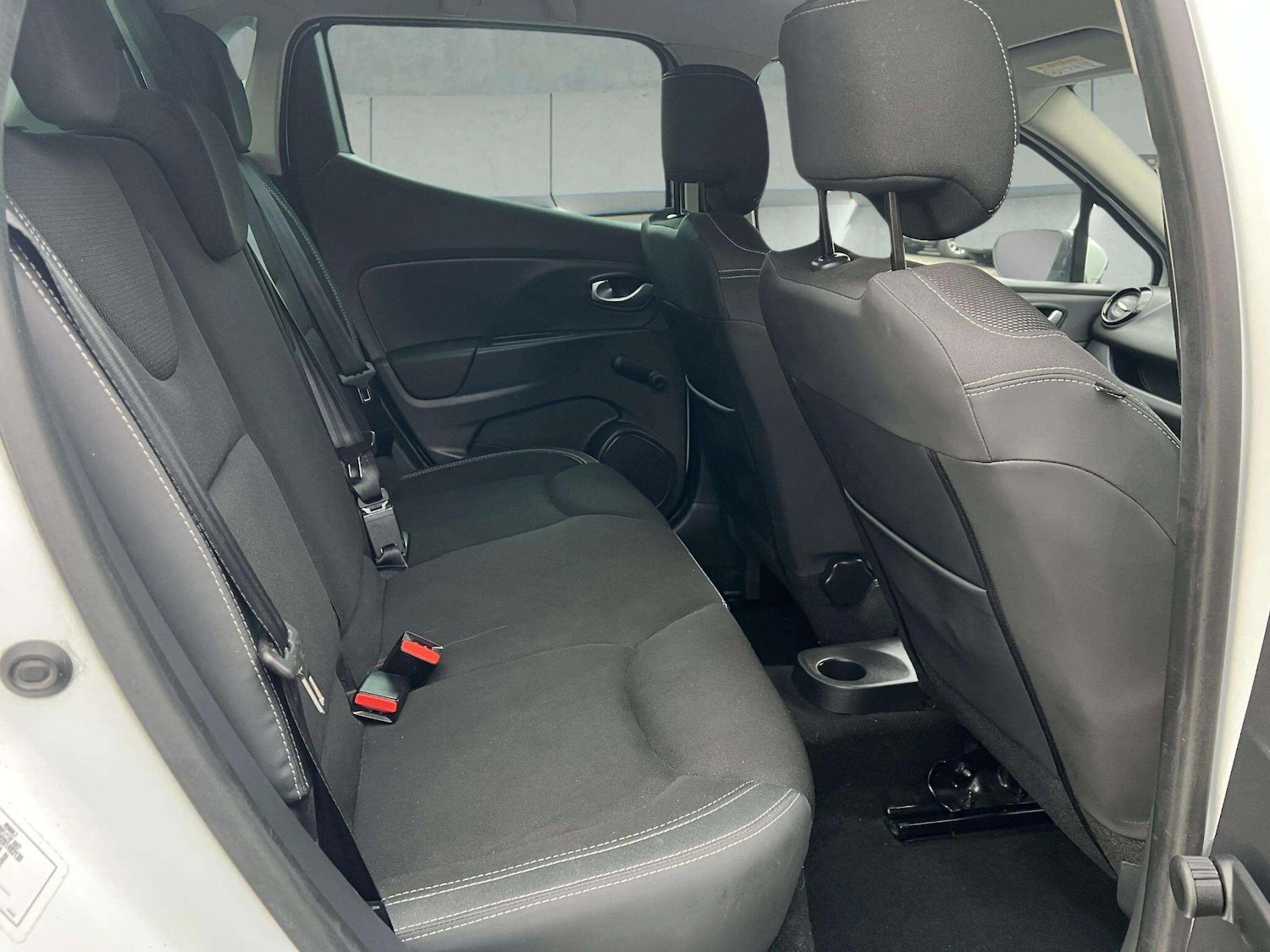 Used Renault Clio 2018 for sale - 76598477: Photo 42