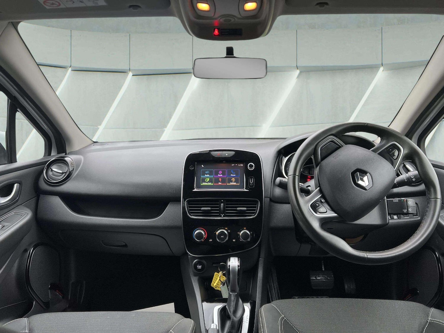 Used Renault Clio 2018 for sale - 76598477: Photo 46