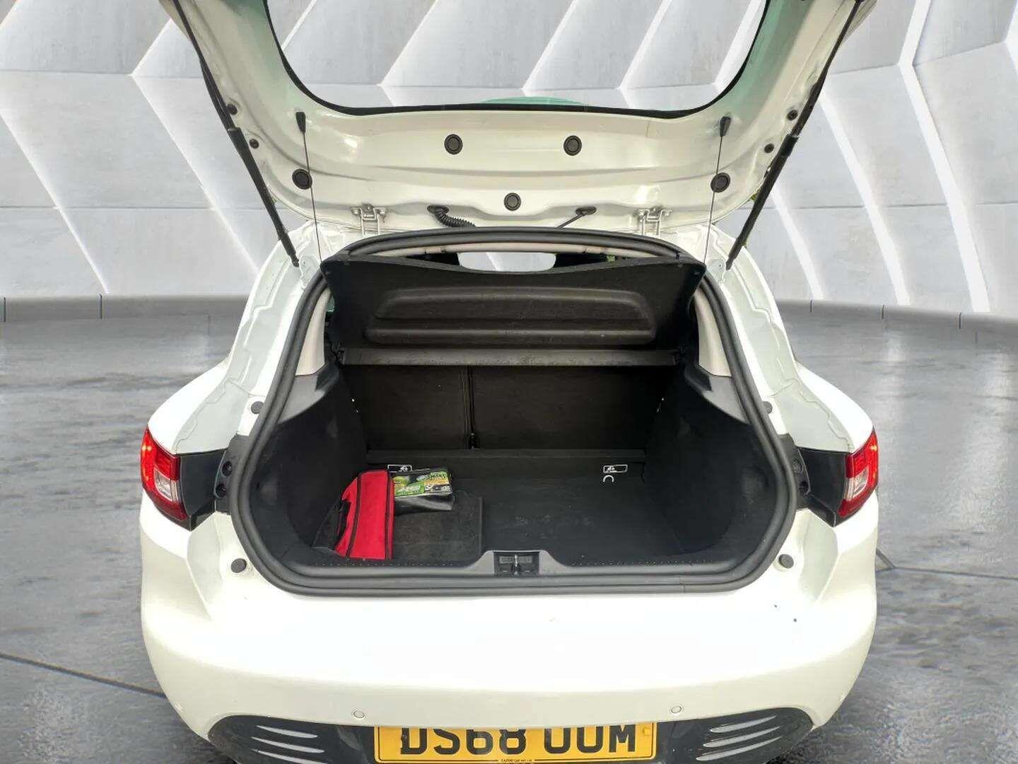 Used Renault Clio 2018 for sale - 76598477: Photo 48