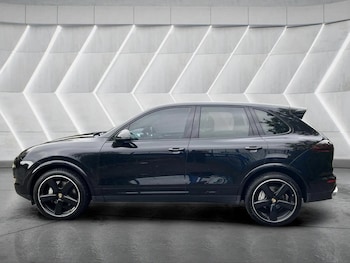 Used Porsche Cayenne 2017 for sale - 76598475: Photo