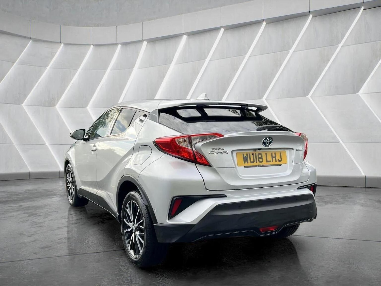 Used Toyota C-HR 2018 for sale - 76566623: Photo 10