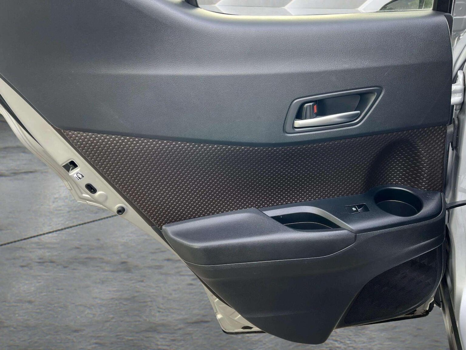 Used Toyota C-HR 2018 for sale - 76566623: Photo 44