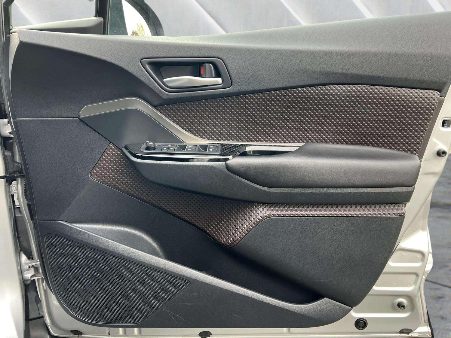 Used Toyota C-HR 2018 for sale - 76566623: Photo 48