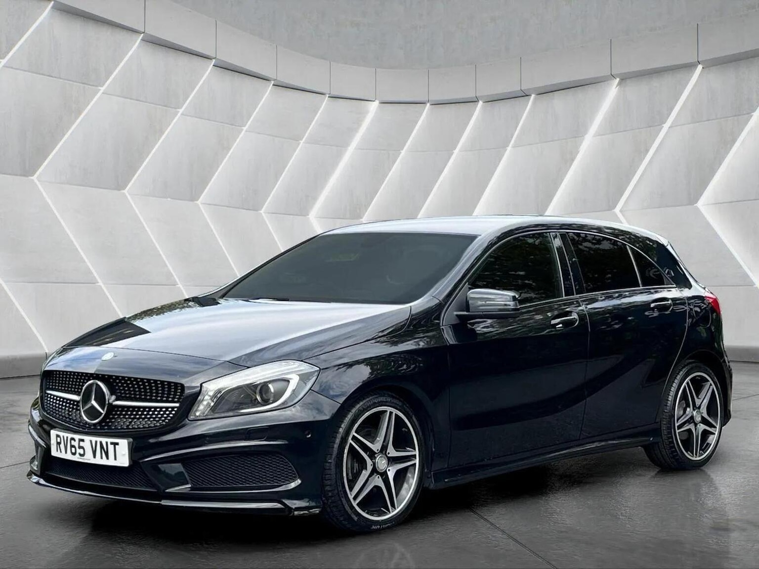 Used Mercedes-Benz A-Class 2015 for sale - 76566612: Photo 13