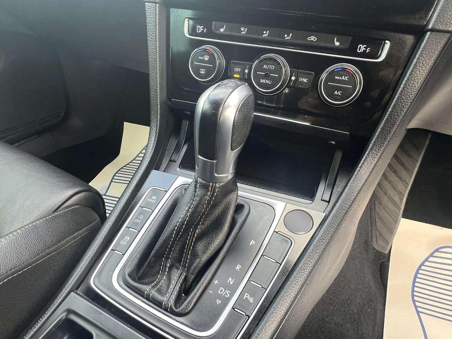 Used Volkswagen Golf 2016 for sale - 76566611: Photo 32