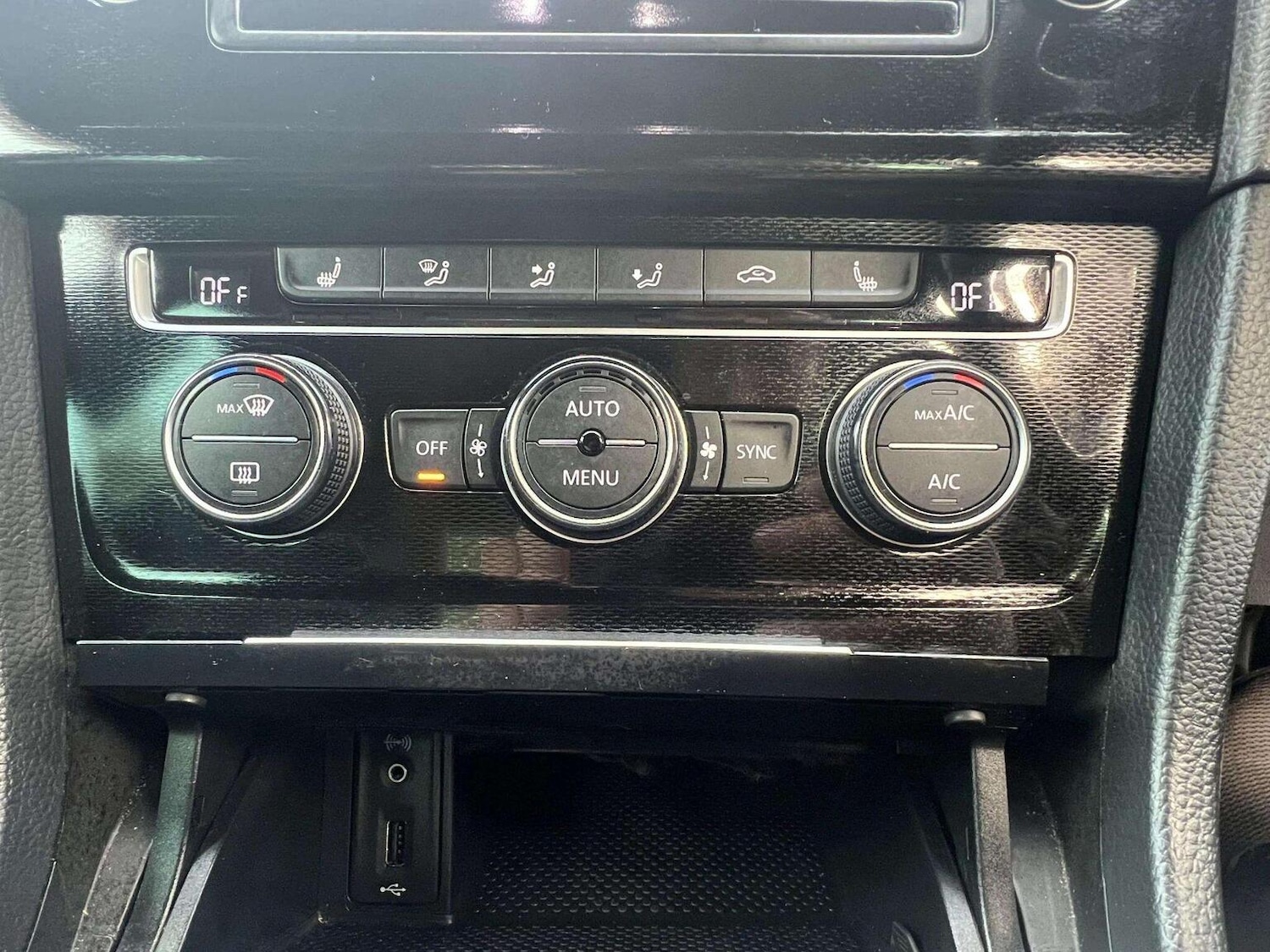 Used Volkswagen Golf 2016 for sale - 76566611: Photo 35