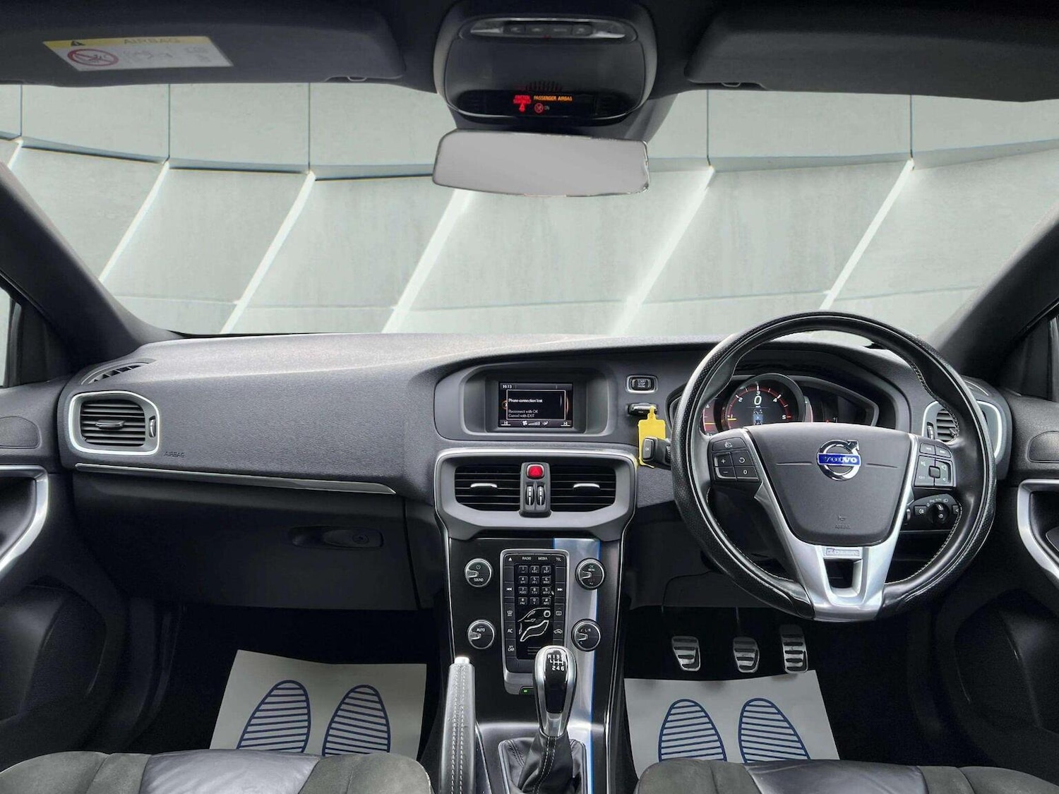 Used Volvo V40 2014 for sale - 76566633: Photo 15