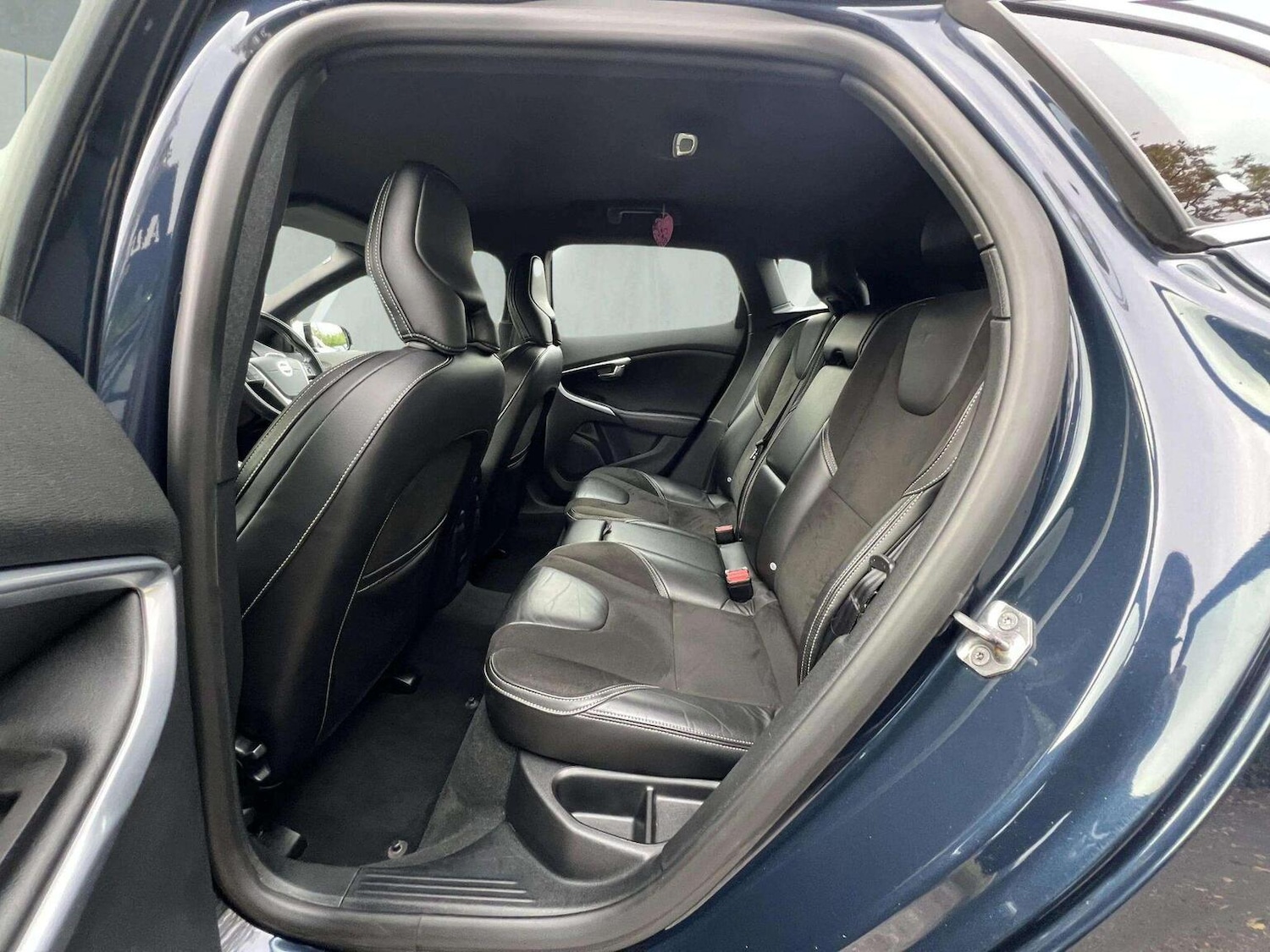 Used Volvo V40 2014 for sale - 76566633: Photo 34