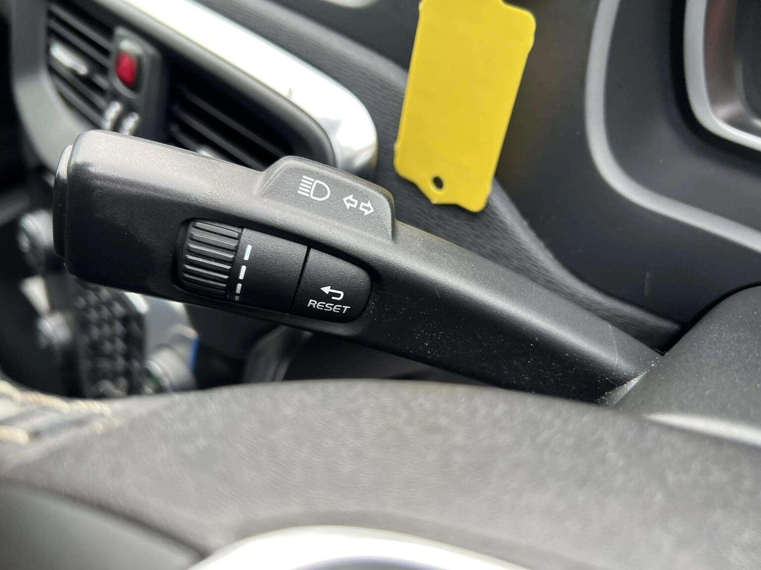 Used Volvo V40 2014 for sale - 76566633: Photo 40