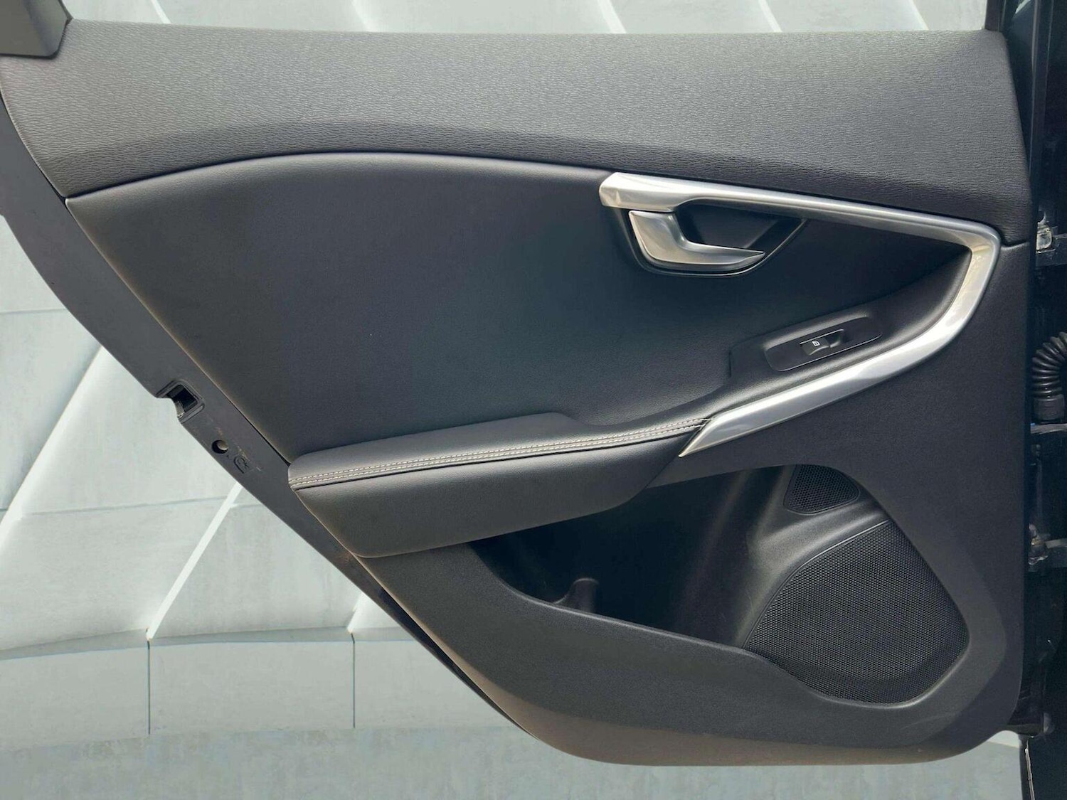 Used Volvo V40 2014 for sale - 76566633: Photo 44