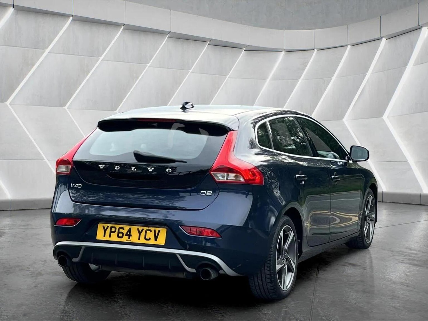 Used Volvo V40 2014 for sale - 76566633: Photo 6