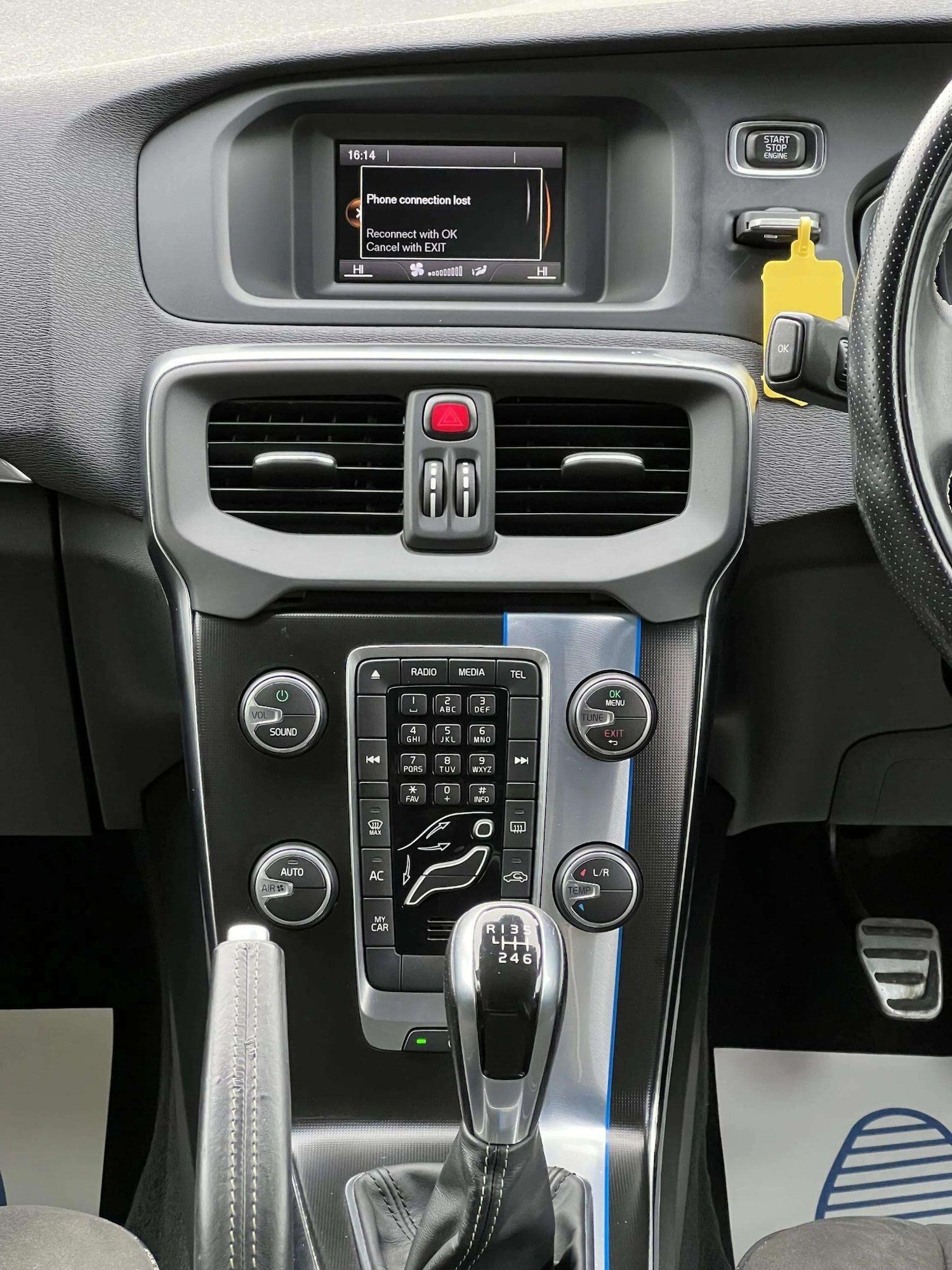 Used Volvo V40 2014 for sale - 76566633: Photo 60