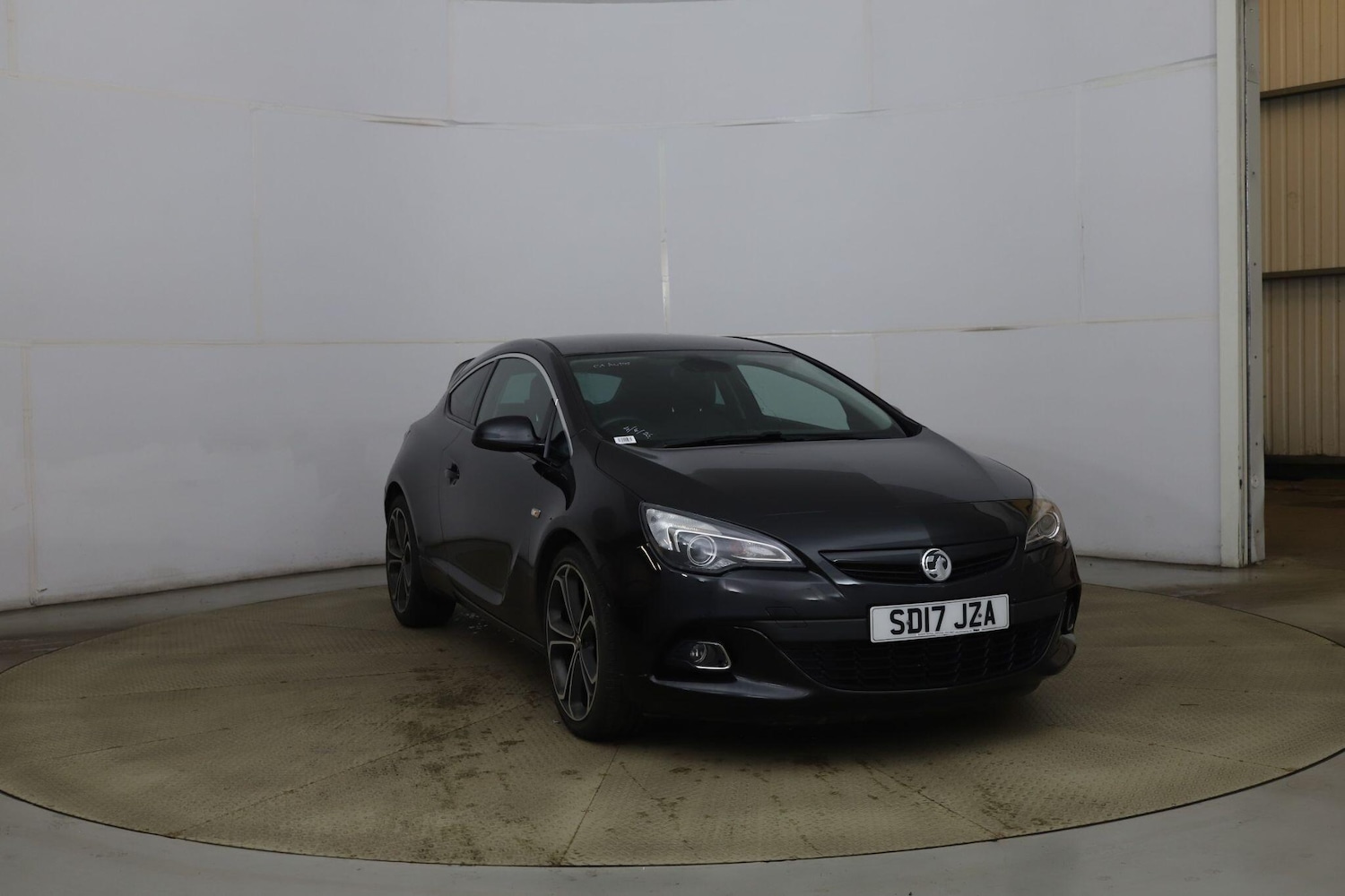 Used Vauxhall Astra GTC 2017 for sale - 76644806: Photo 2