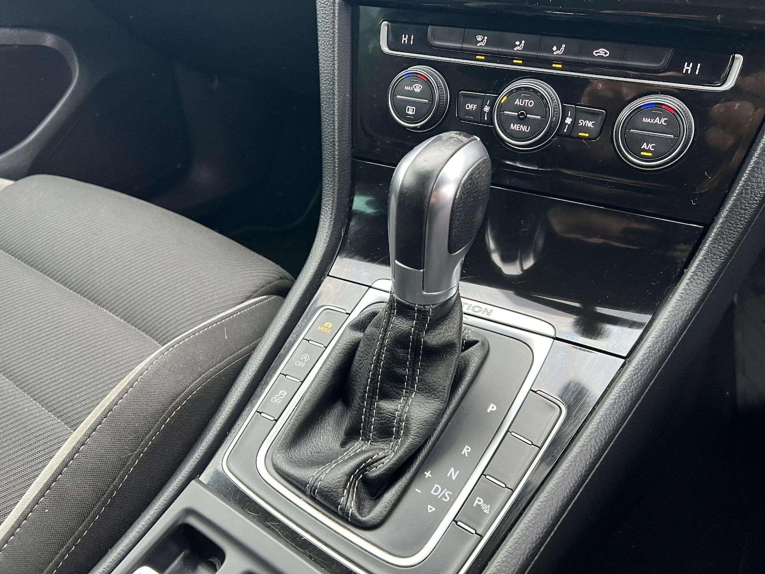 Used Volkswagen Golf 2016 for sale - 76598480: Photo 38