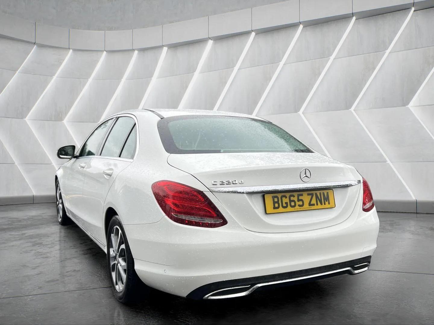 Used Mercedes-Benz C Class 2015 for sale - 76598484: Photo 10