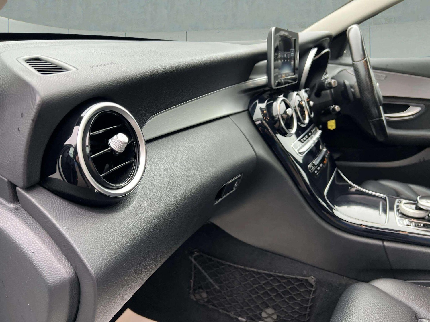 Used Mercedes-Benz C Class 2015 for sale - 76598484: Photo 35