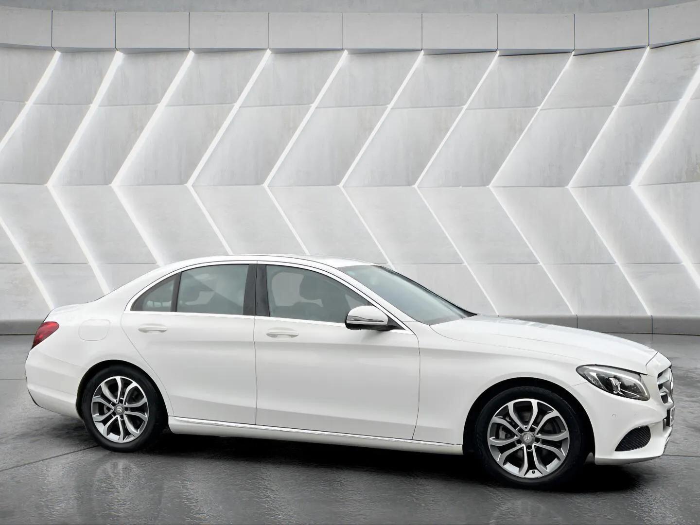 Used Mercedes-Benz C Class 2015 for sale - 76598484: Photo 4