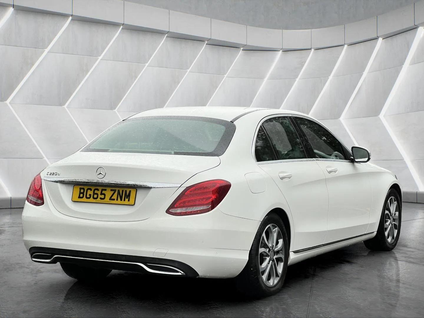 Used Mercedes-Benz C Class 2015 for sale - 76598484: Photo 6