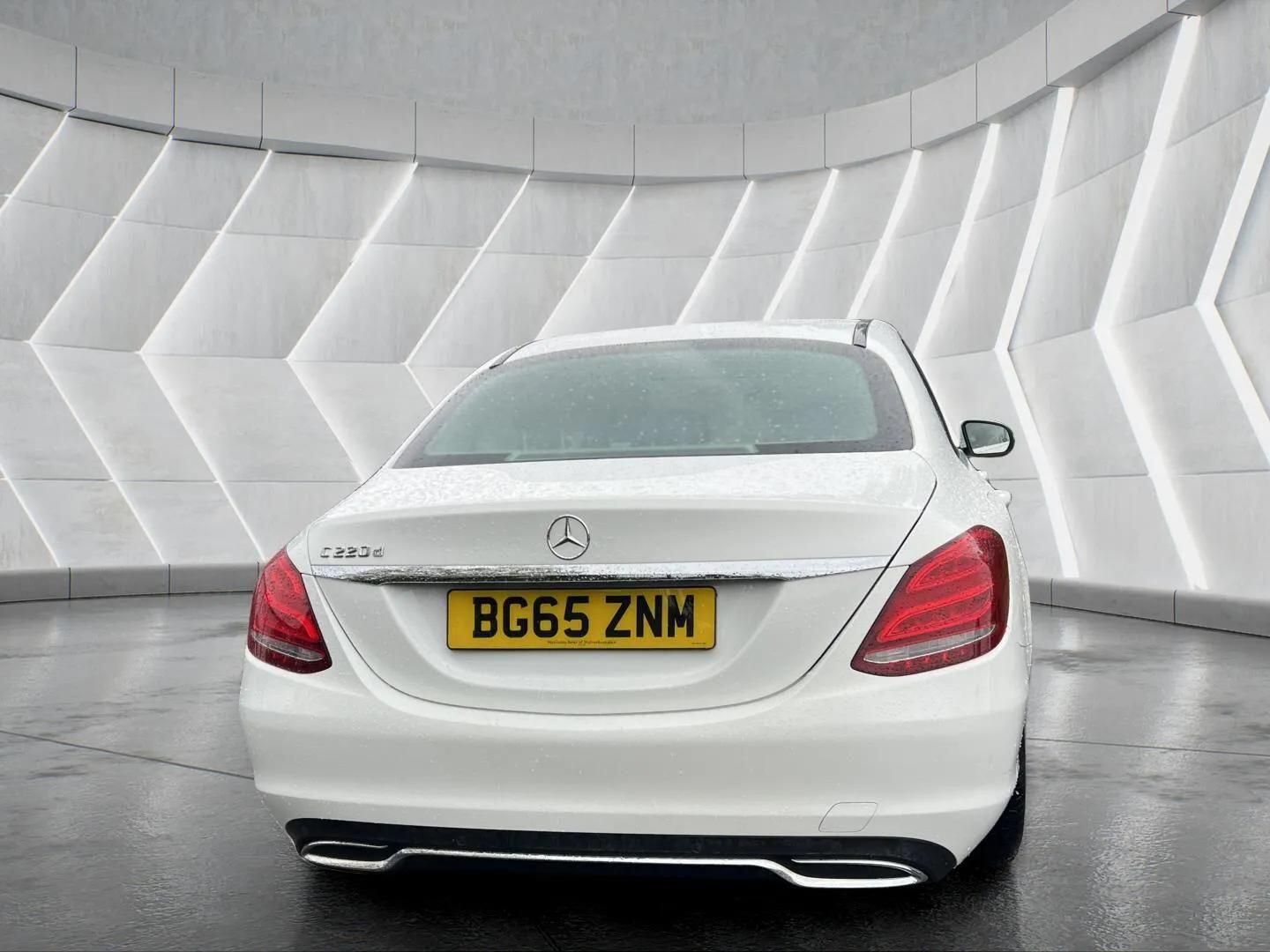 Used Mercedes-Benz C Class 2015 for sale - 76598484: Photo 7