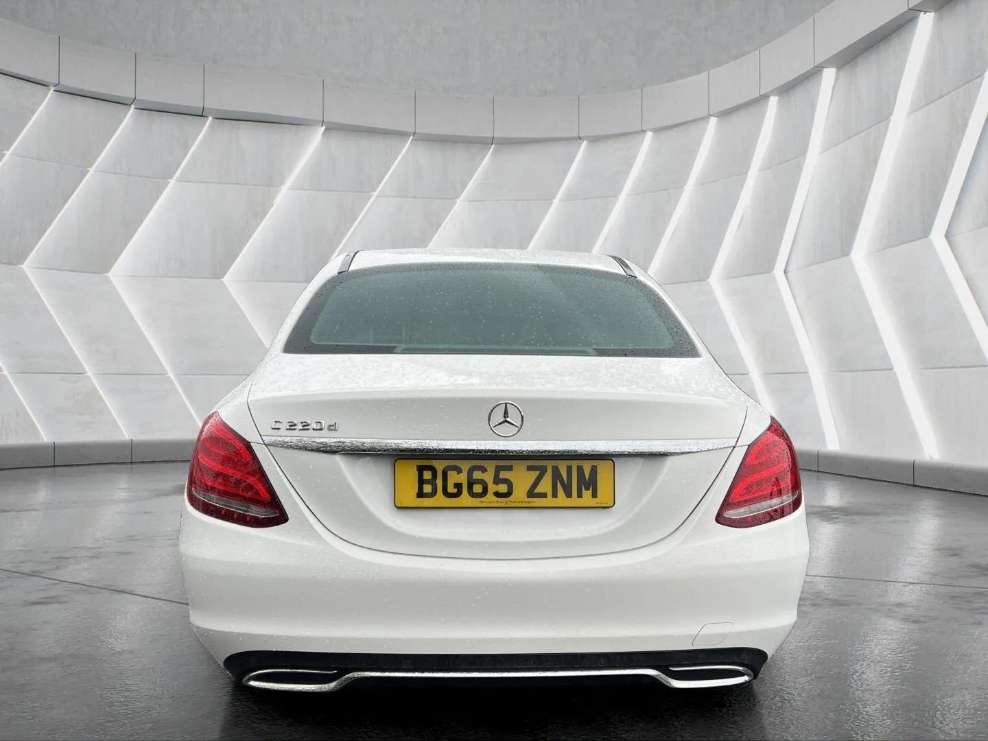 Used Mercedes-Benz C Class 2015 for sale - 76598484: Photo 8