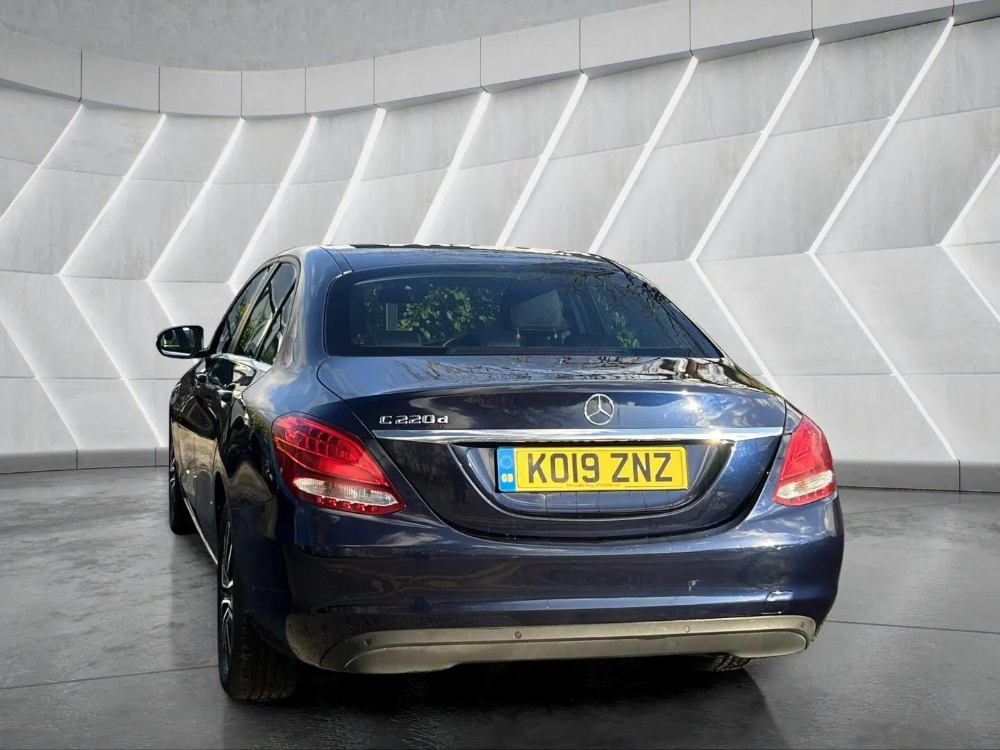 Used Mercedes-Benz C Class 2019 for sale - 76728158: Photo 11