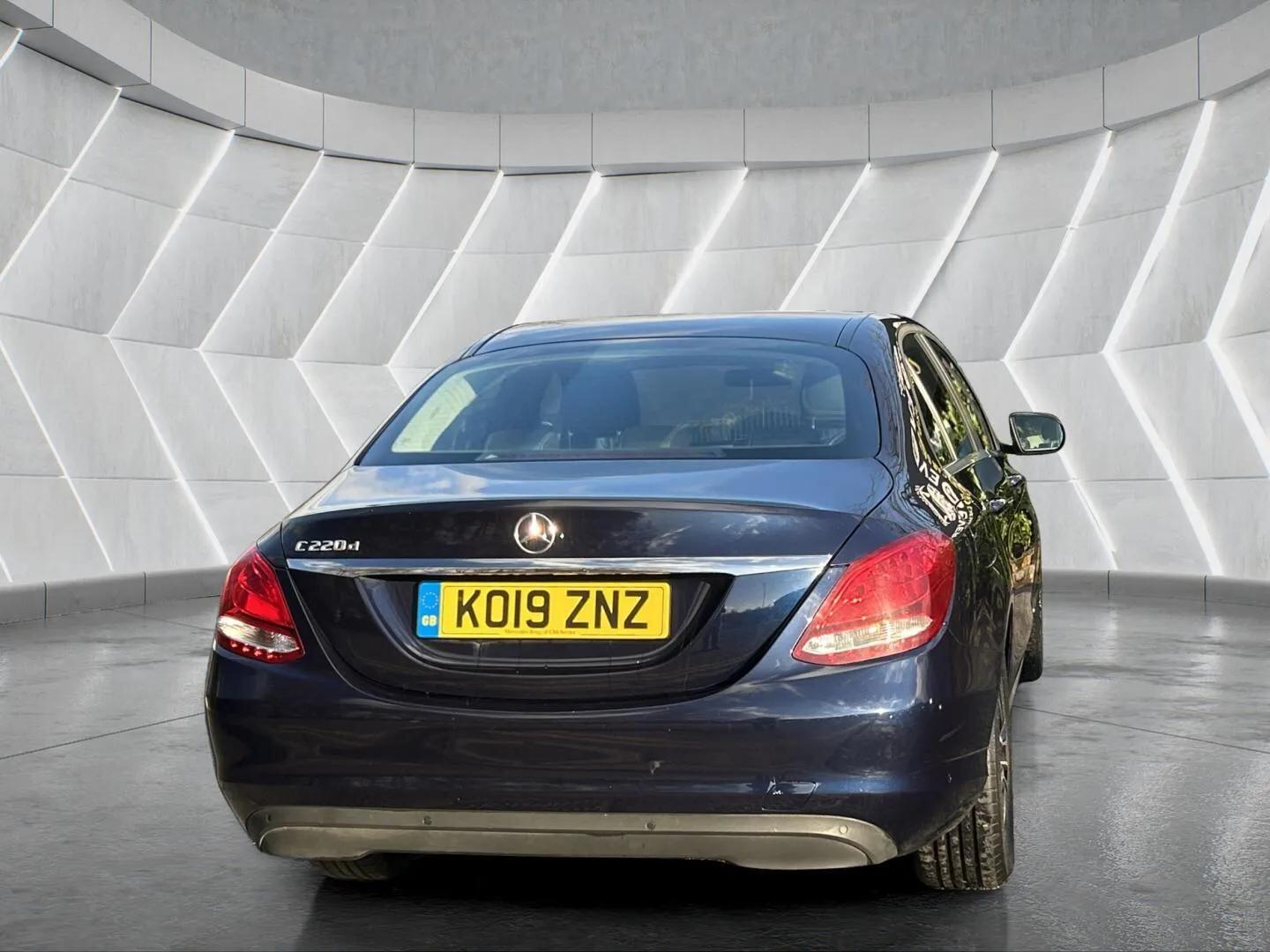 Used Mercedes-Benz C Class 2019 for sale - 76728158: Photo 13