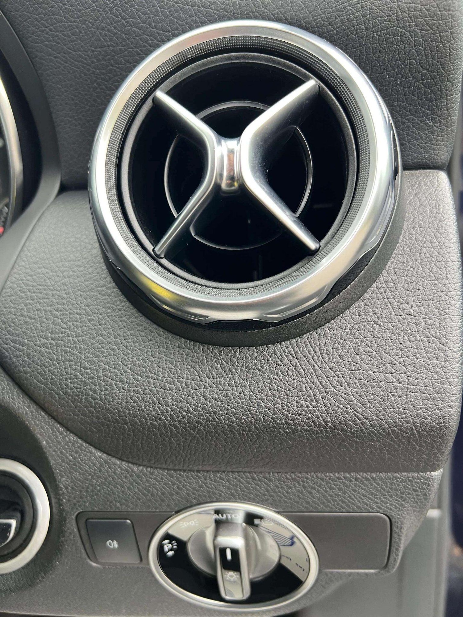 Used Mercedes-Benz GLA 2018 for sale - 76566627: Photo 36