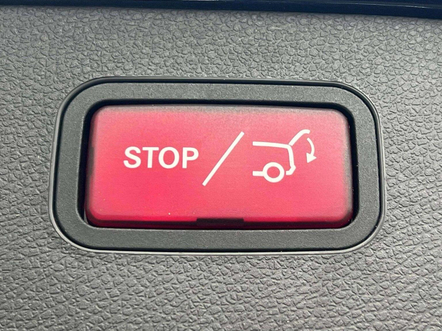 Used Mercedes-Benz GLA 2018 for sale - 76566627: Photo 40