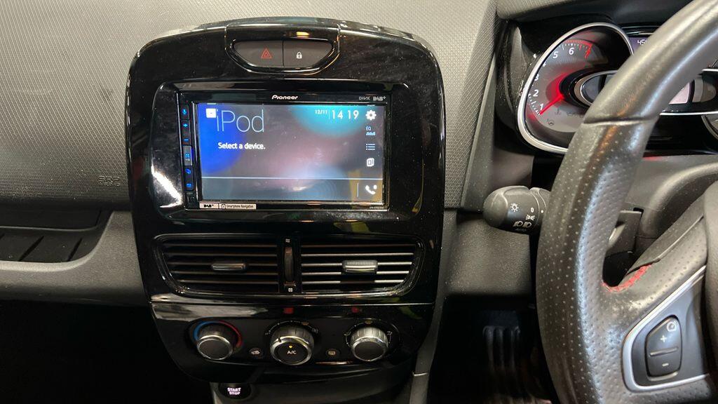 Used Renault Clio 2017 for sale - 76715365: Photo 11