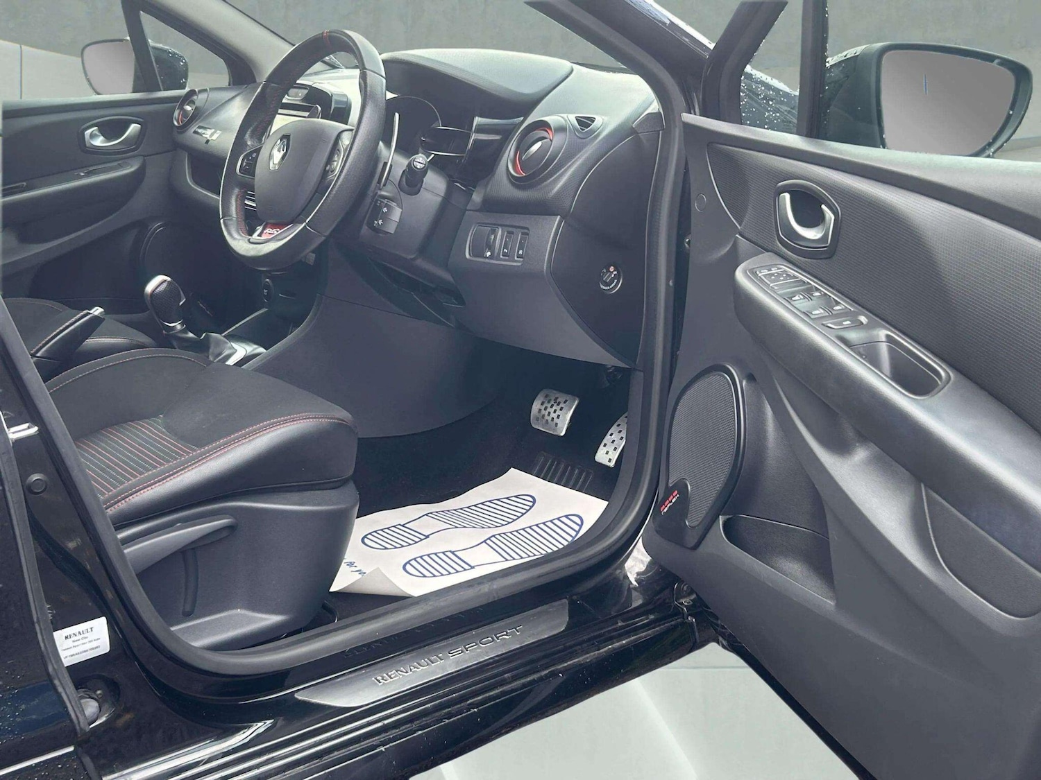 Used Renault Clio 2017 for sale - 76715365: Photo 18