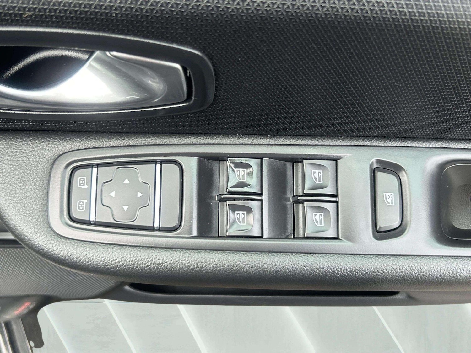 Used Renault Clio 2017 for sale - 76715365: Photo 21