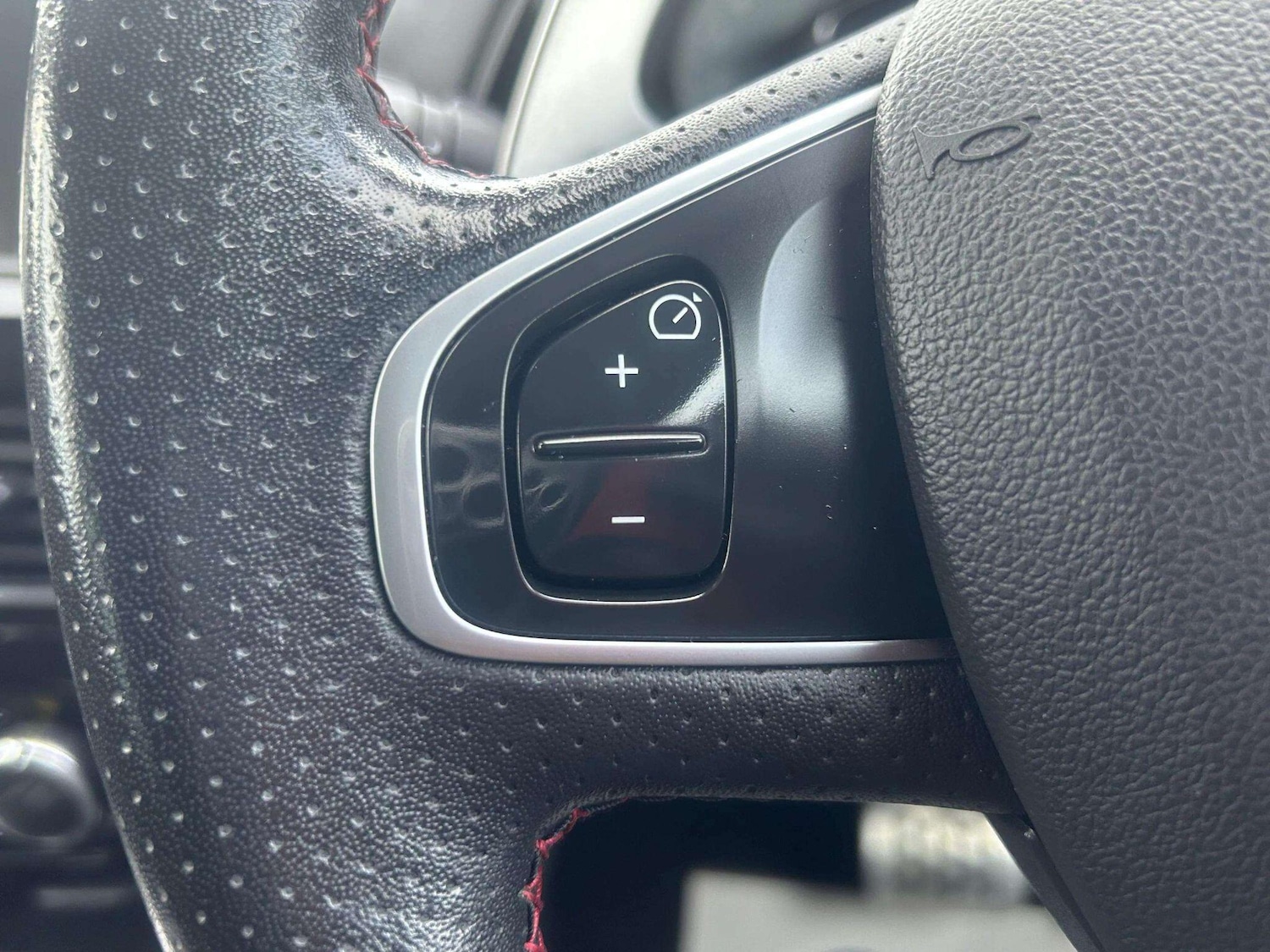 Used Renault Clio 2017 for sale - 76715365: Photo 23