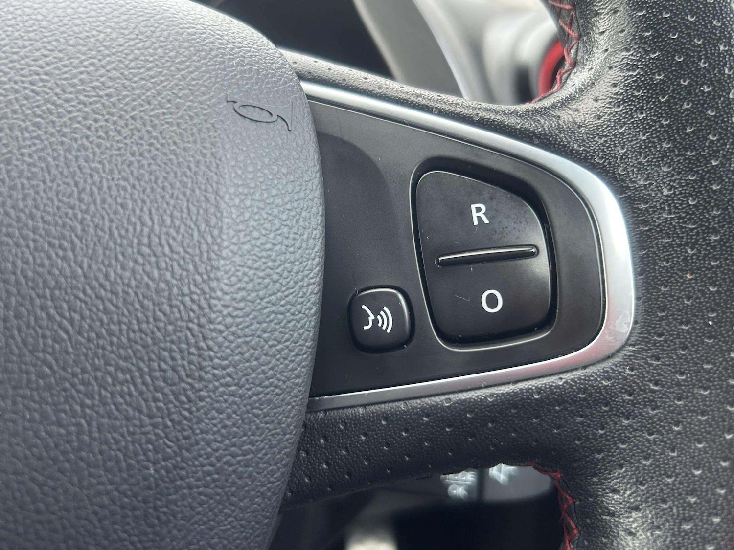 Used Renault Clio 2017 for sale - 76715365: Photo 24