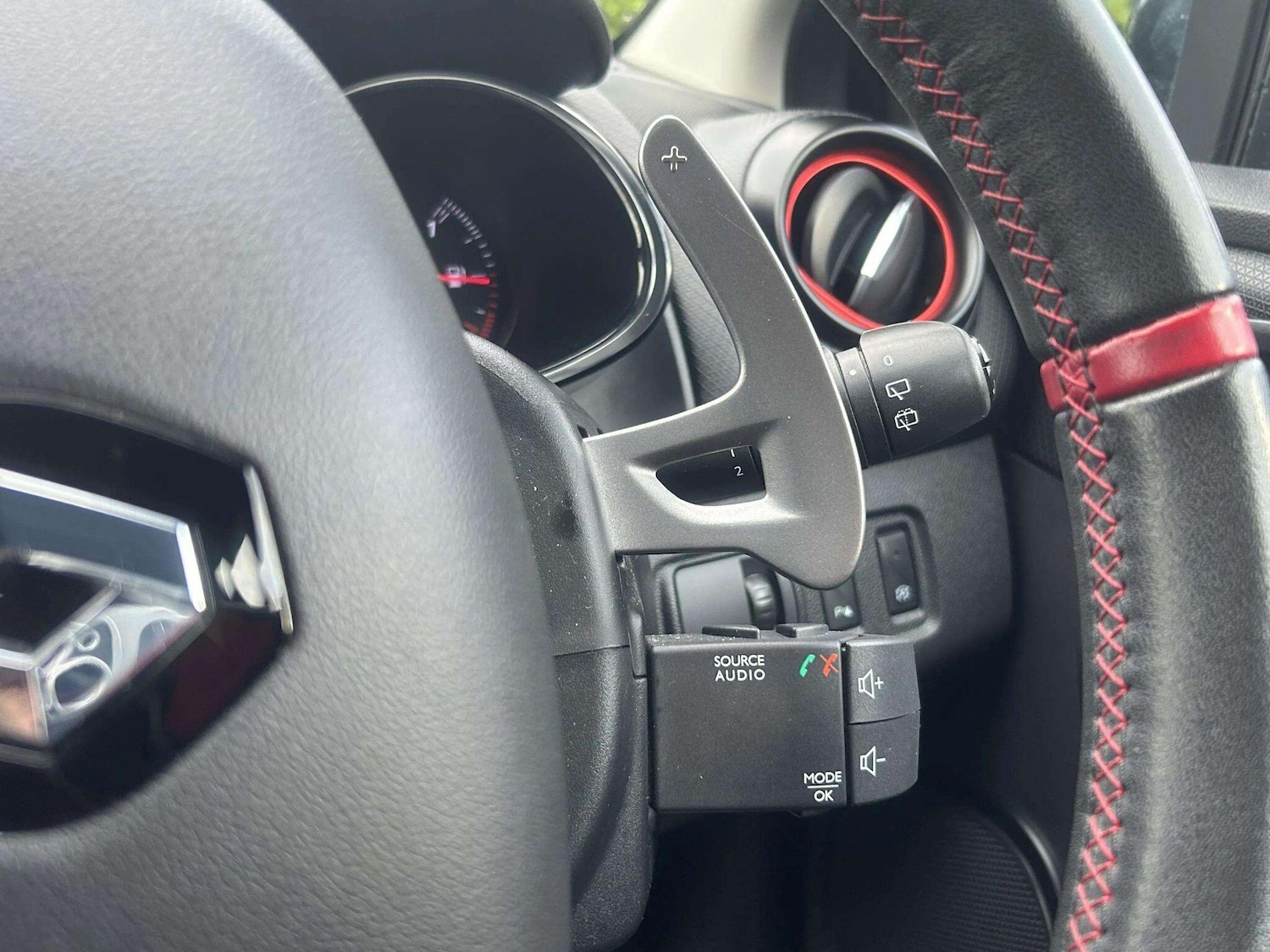 Used Renault Clio 2017 for sale - 76715365: Photo 25