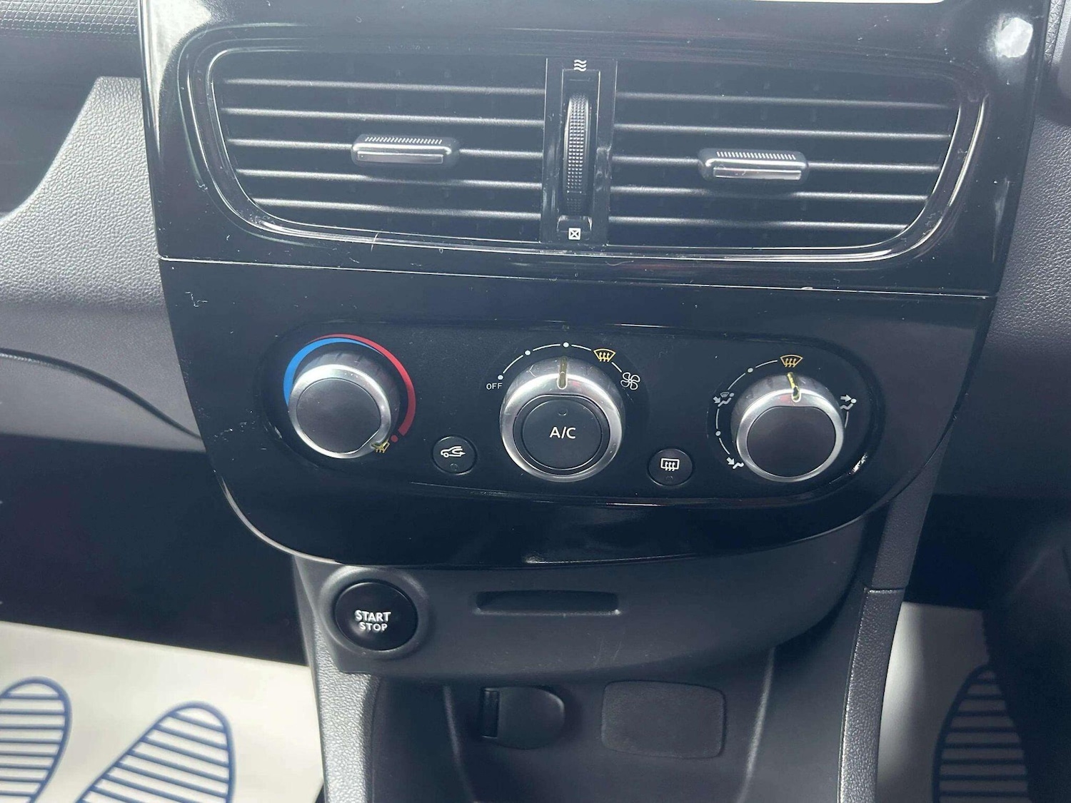 Used Renault Clio 2017 for sale - 76715365: Photo 29