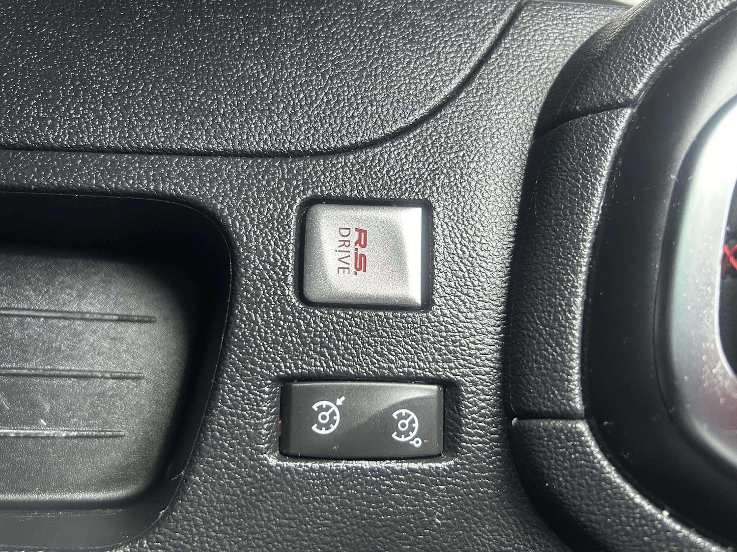 Used Renault Clio 2017 for sale - 76715365: Photo 34