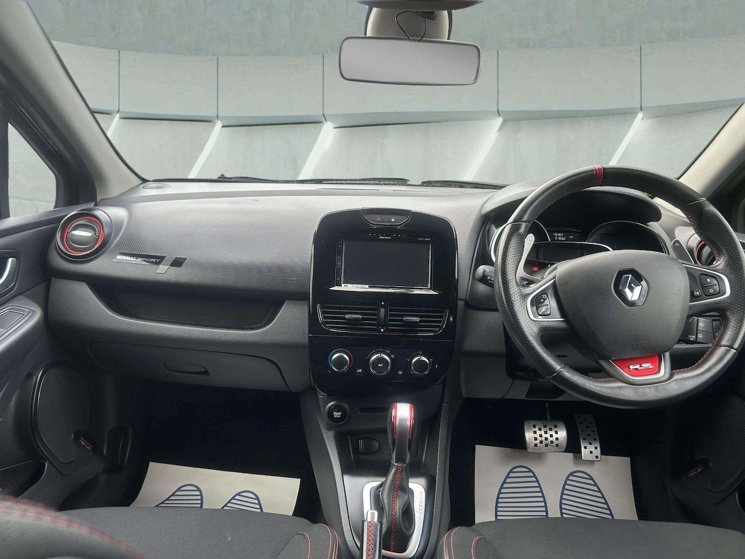 Used Renault Clio 2017 for sale - 76715365: Photo 41