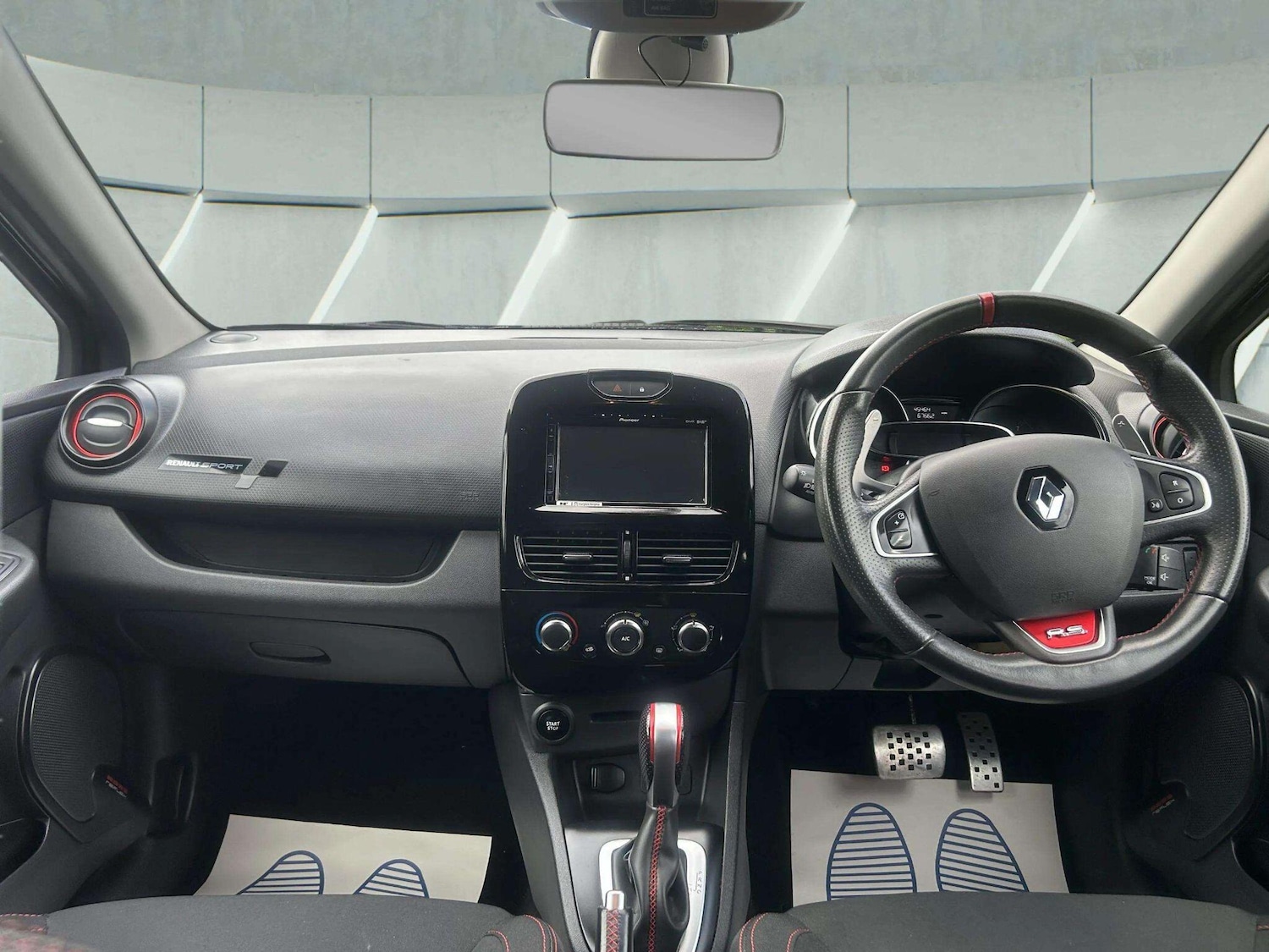 Used Renault Clio 2017 for sale - 76715365: Photo 42