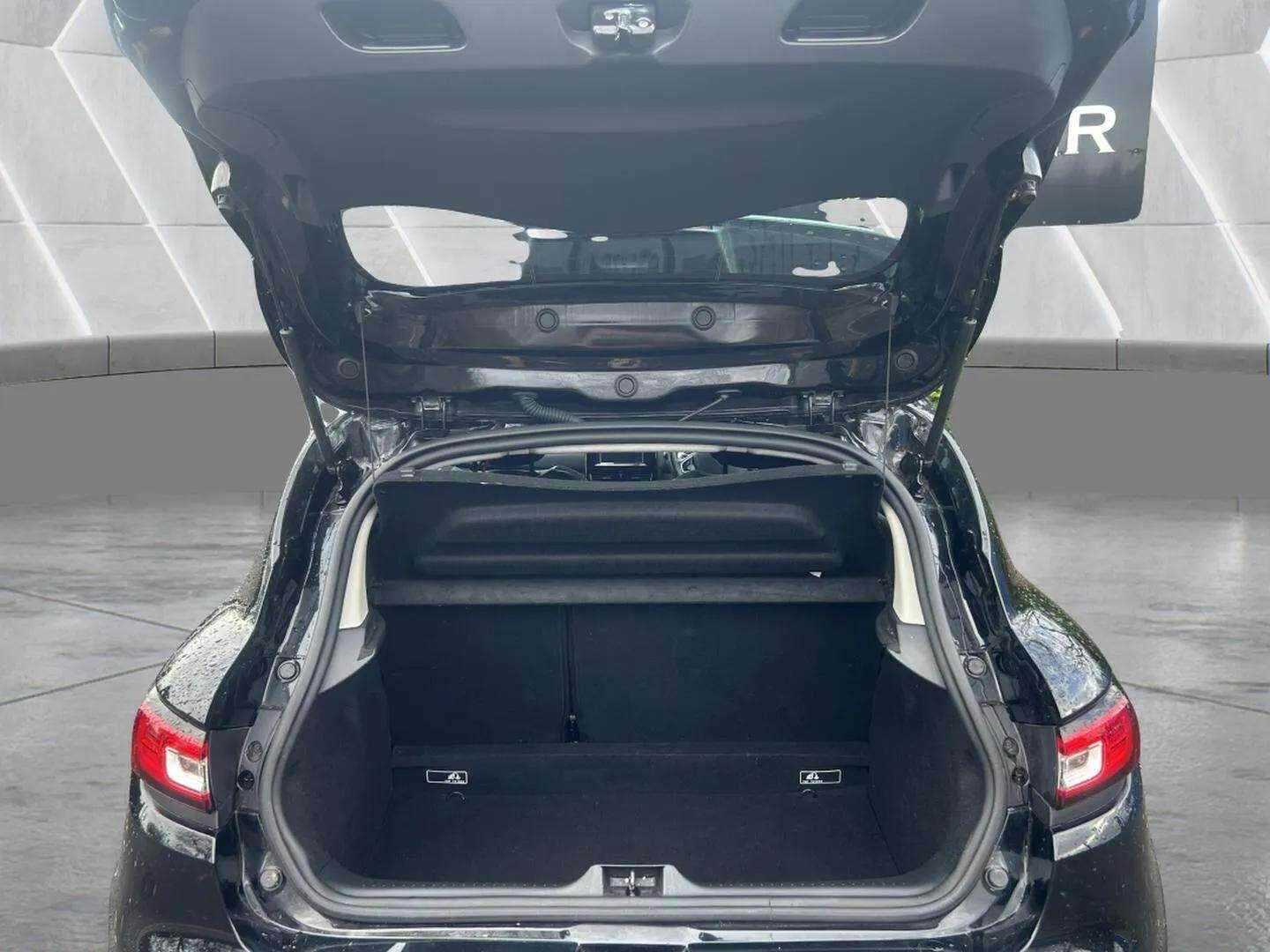 Used Renault Clio 2017 for sale - 76715365: Photo 44