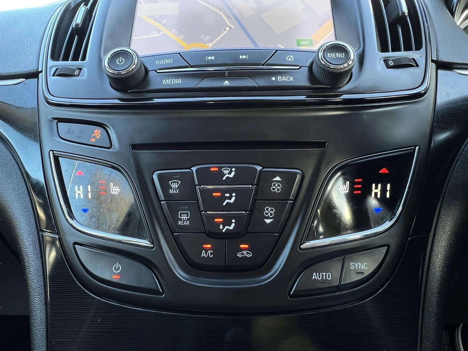 Used Vauxhall Insignia 2015 for sale - 76689178: Photo 32