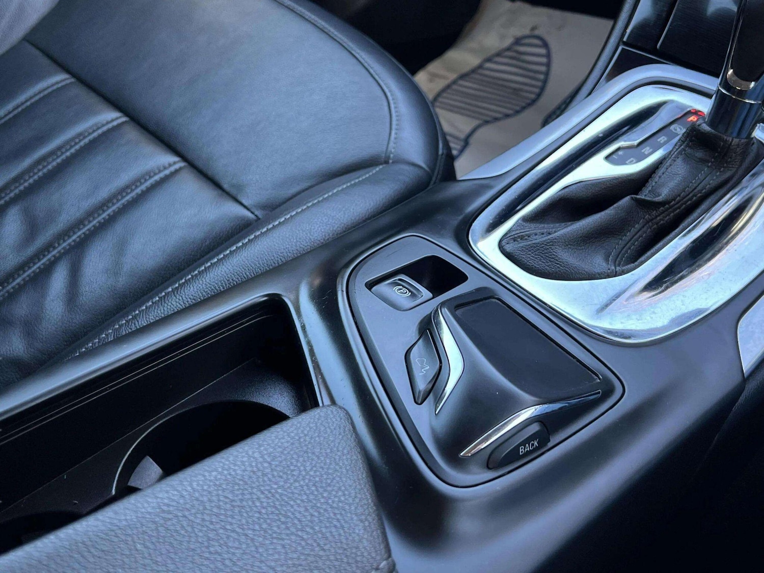 Used Vauxhall Insignia 2015 for sale - 76689178: Photo 35