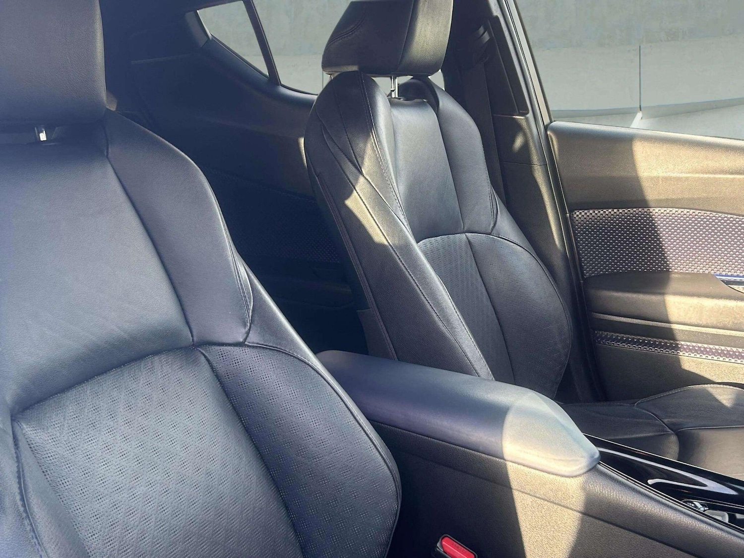 Used Toyota C-HR 2018 for sale - 76688815: Photo 21