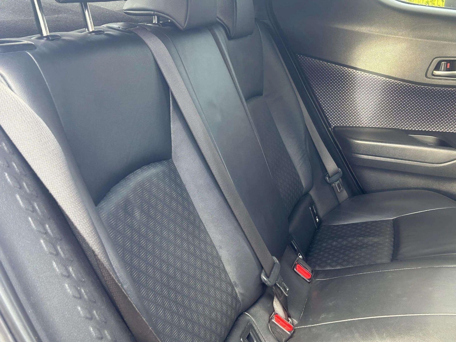 Used Toyota C-HR 2018 for sale - 76688815: Photo 42