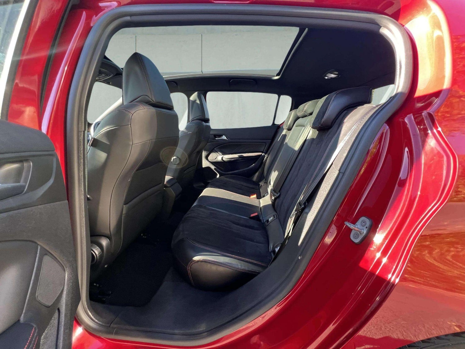 Used Peugeot 308 2017 for sale - 76598471: Photo 31