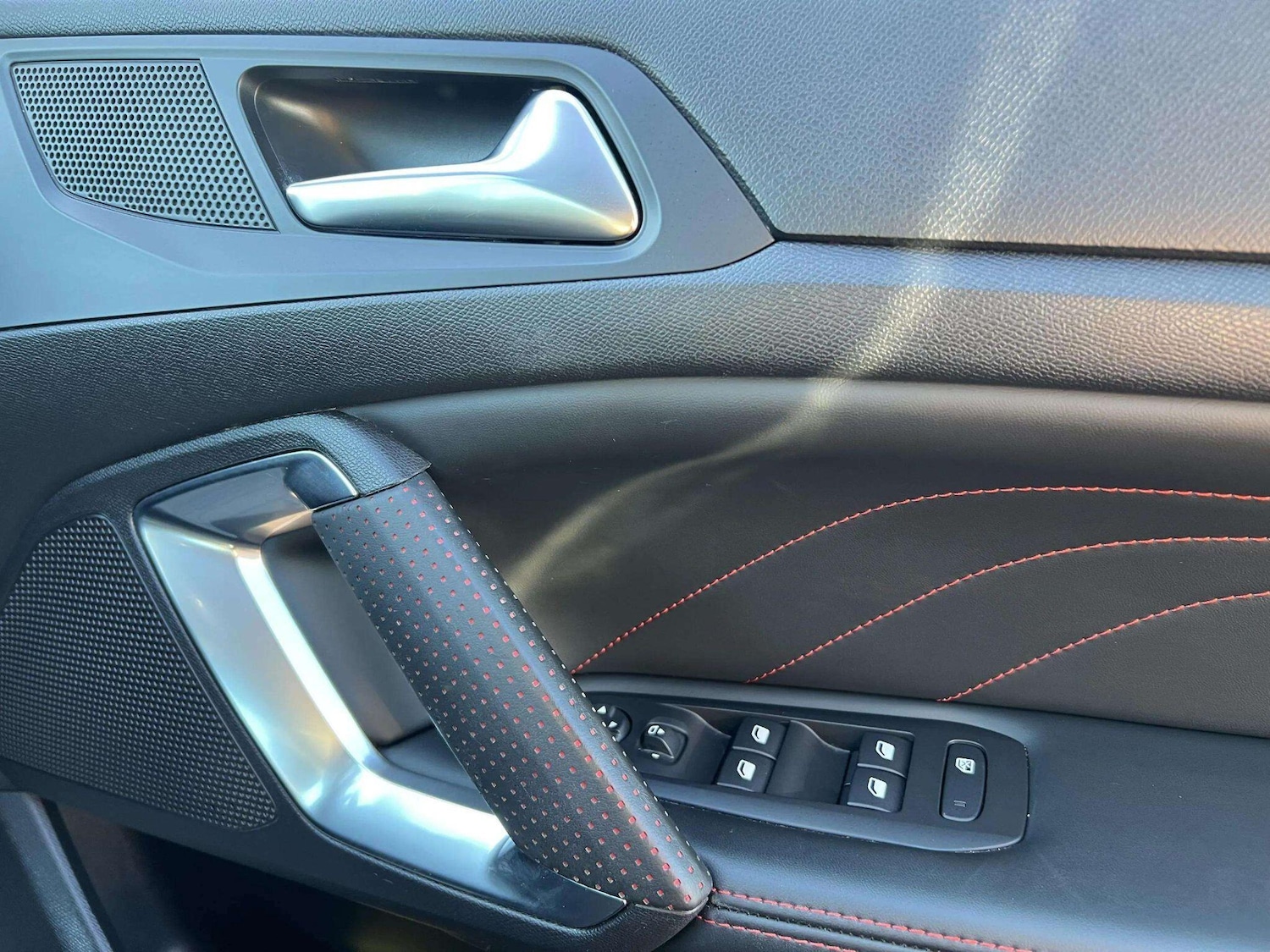 Used Peugeot 308 2017 for sale - 76598471: Photo 40